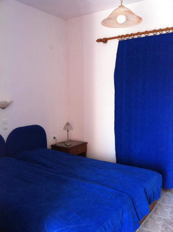 Porto Milos Hotell Adámas Rom bilde