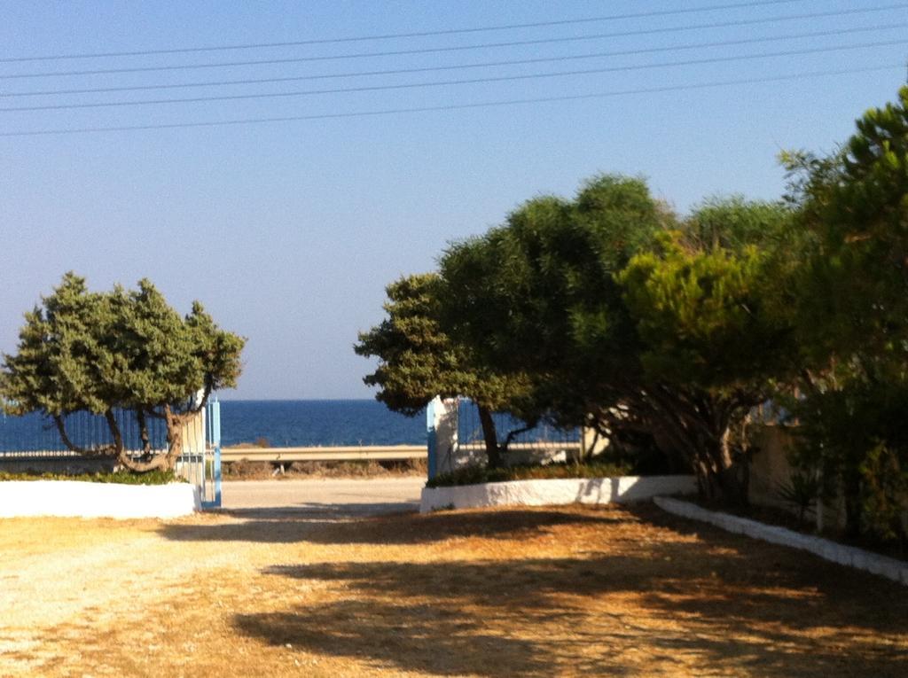 Porto Milos Hotell Adámas Eksteriør bilde